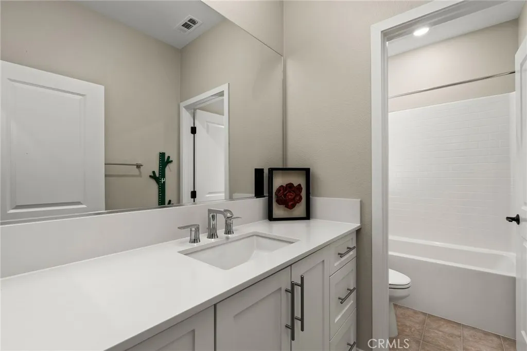 https://cdn.realtyfeed.com/cdn/127/306677070/afbe8bc084349e5225815d2e8086cf37.webp