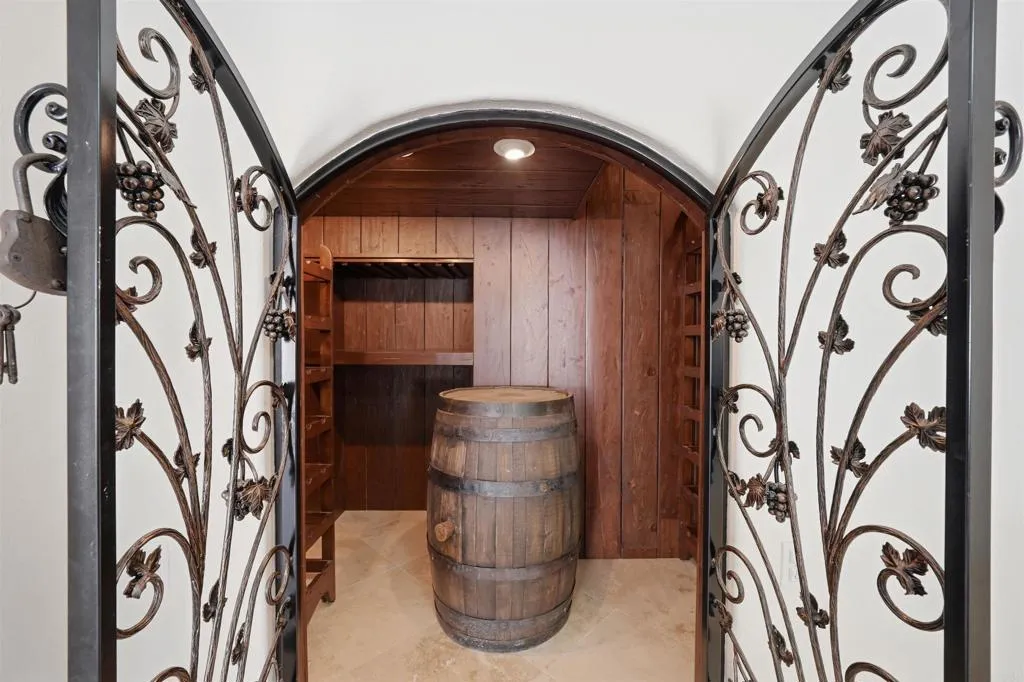 https://cdn.realtyfeed.com/cdn/127/306677080/b4d3119147e11b03cf91b6b85ed7ea9b.webp