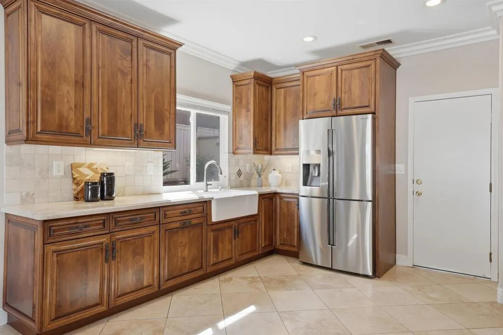 https://cdn.realtyfeed.com/cdn/127/306677080/e58bf4f25127c1978320bfcd2d6a55a6.webp