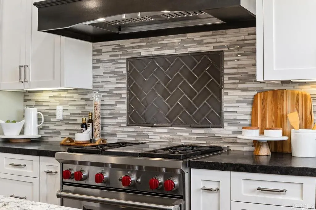 https://cdn.realtyfeed.com/cdn/127/306677131/51d3512ad1bd78e4e205fa72466f9914.webp
