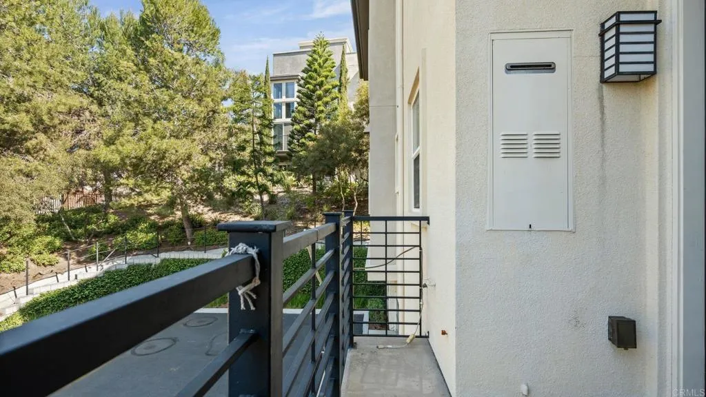 https://cdn.realtyfeed.com/cdn/127/306677135/57875e5baf29a9a901bf210fa869a664.webp