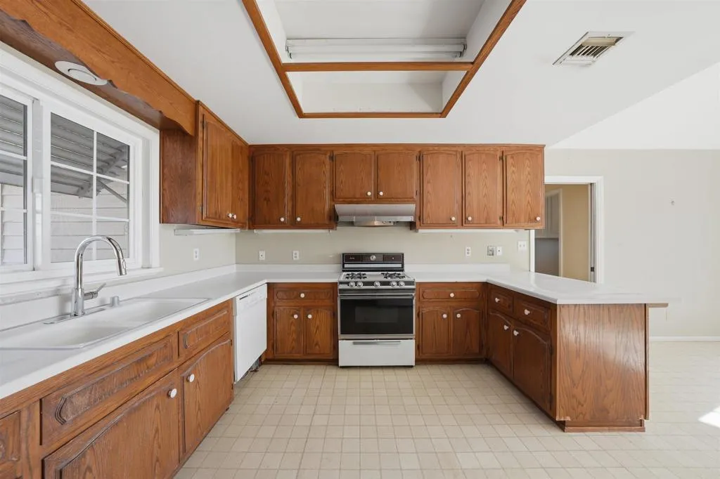 https://cdn.realtyfeed.com/cdn/127/306677288/53d21d81b021d431252a5cd82b370390.webp