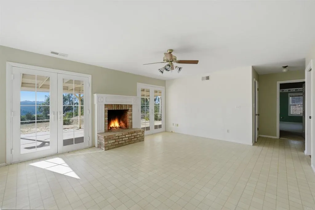 https://cdn.realtyfeed.com/cdn/127/306677288/d6d18829de2d3488531ef9c9c4389d15.webp