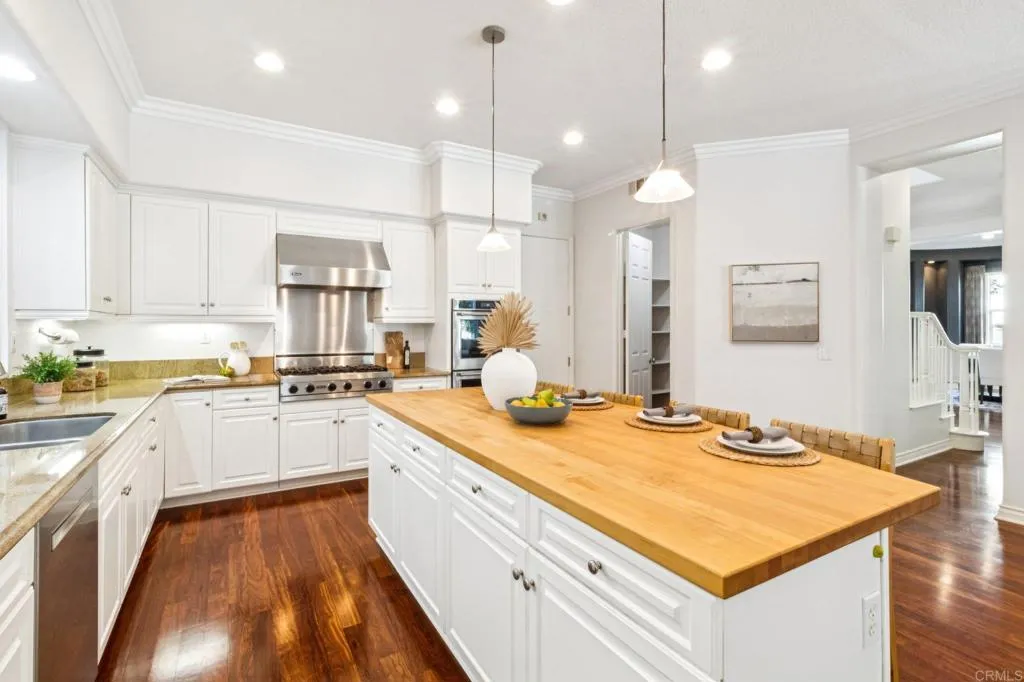 https://cdn.realtyfeed.com/cdn/127/306677298/0c651196c782b28cc69879f7eab8c34f.webp