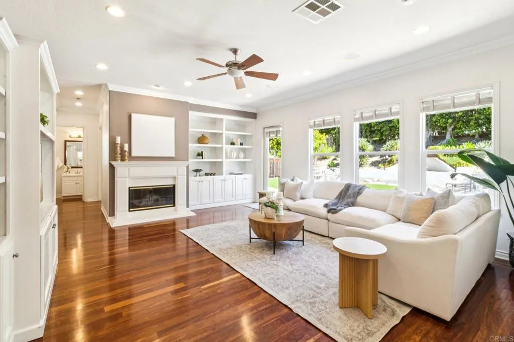 https://cdn.realtyfeed.com/cdn/127/306677298/f8e74a9f5b83f84f9e8cbf82d335043f.webp