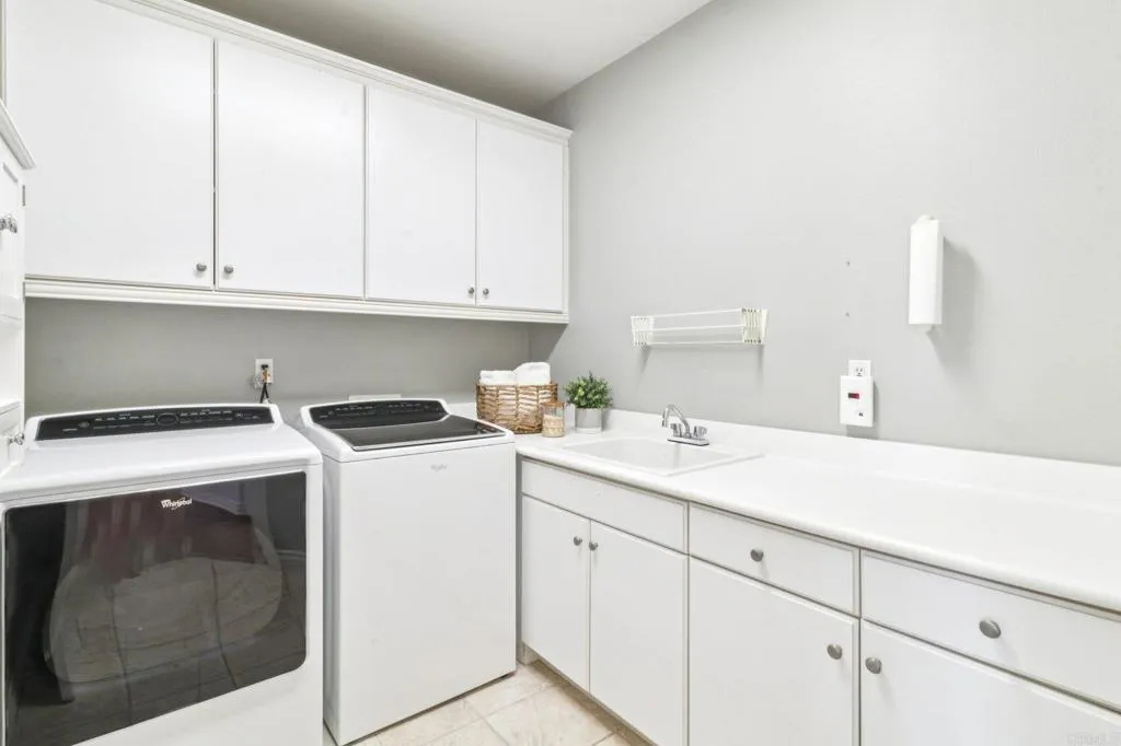 https://cdn.realtyfeed.com/cdn/127/306677298/f9b6e8543698050baf9b741278c76888.webp