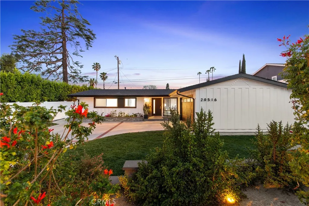 Woodland Hills, CA 91367