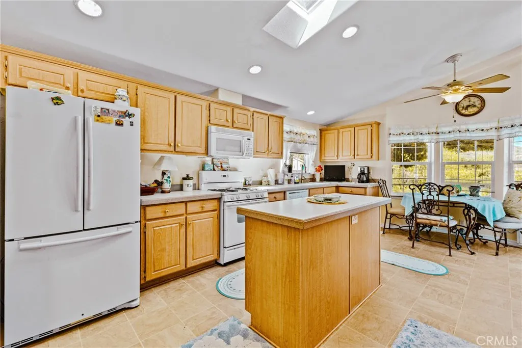 https://cdn.realtyfeed.com/cdn/127/306677473/9c4894847fa892928e68c7468c5ce52b.webp