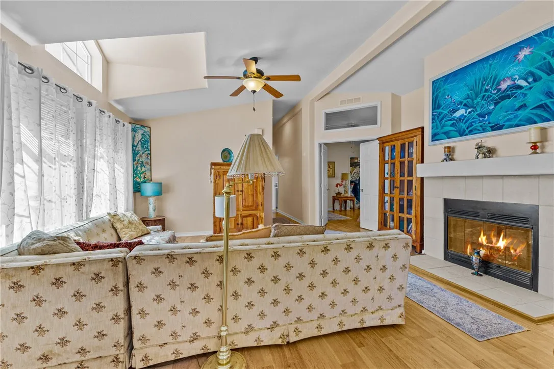 https://cdn.realtyfeed.com/cdn/127/306677473/b5059e1e3028494a34d44c94939f877f.webp
