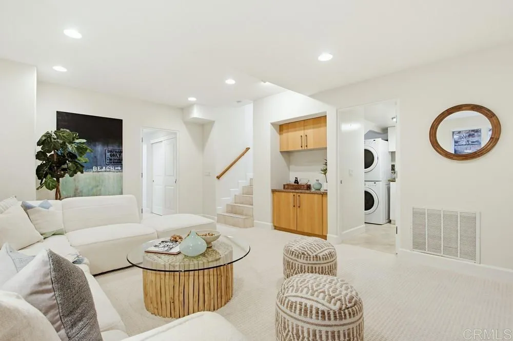 1407 Ocean Ave, Del Mar, CA, 92014