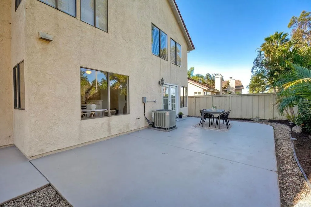 https://cdn.realtyfeed.com/cdn/127/306677519/1cbc20ef7db4f71bfb390c1354d07f15.webp