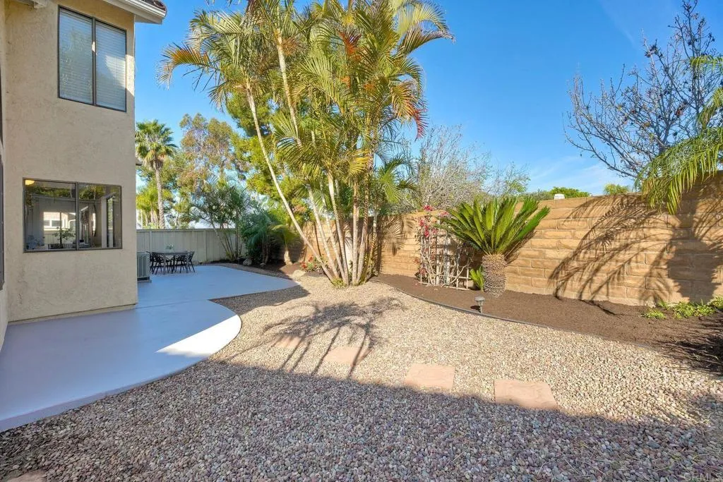 https://cdn.realtyfeed.com/cdn/127/306677519/1cc63c9db47644a11fa9fc9d18eb71e6.webp