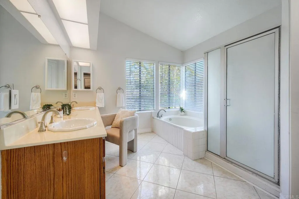 https://cdn.realtyfeed.com/cdn/127/306677519/58aac25473dcdd4d2301fe3039acb306.webp