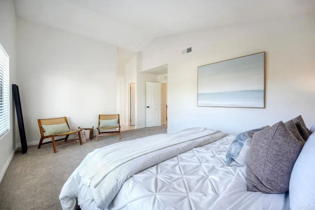 https://cdn.realtyfeed.com/cdn/127/306677519/7ccfc47c26d5b42259d639a54f5fdfbe.webp