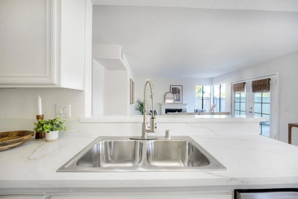 https://cdn.realtyfeed.com/cdn/127/306677519/f9086fff71570deb18cfb4c155c30ddb.webp
