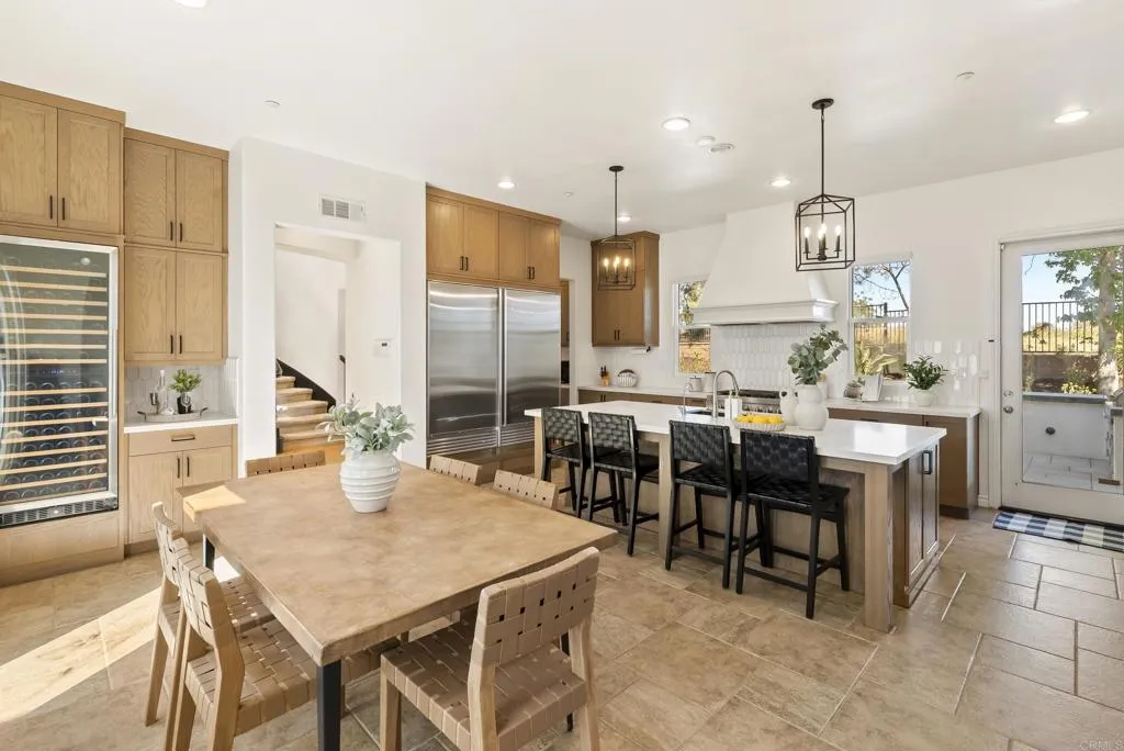 https://cdn.realtyfeed.com/cdn/127/306677543/00189cced58699e606f8bf5aa7319e1e.webp
