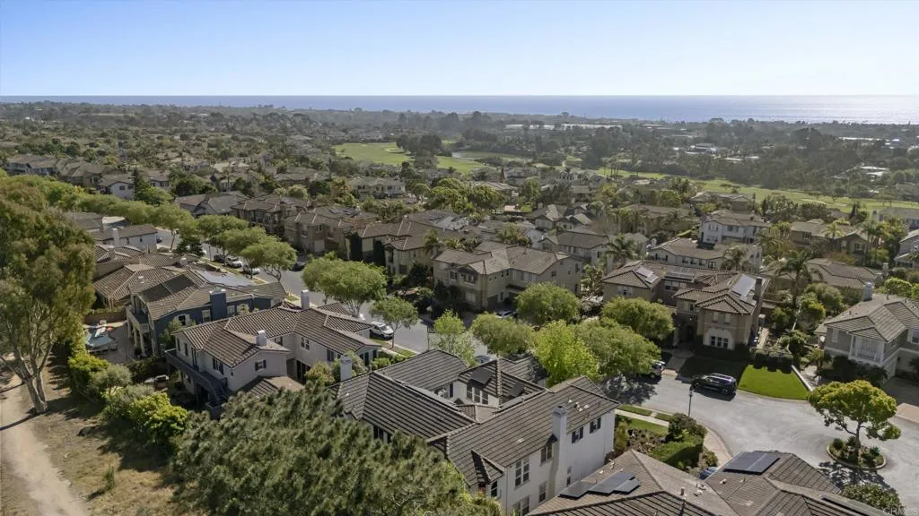 https://cdn.realtyfeed.com/cdn/127/306677543/1b7d3f6c46b0dce8b07036a46f474f53.webp