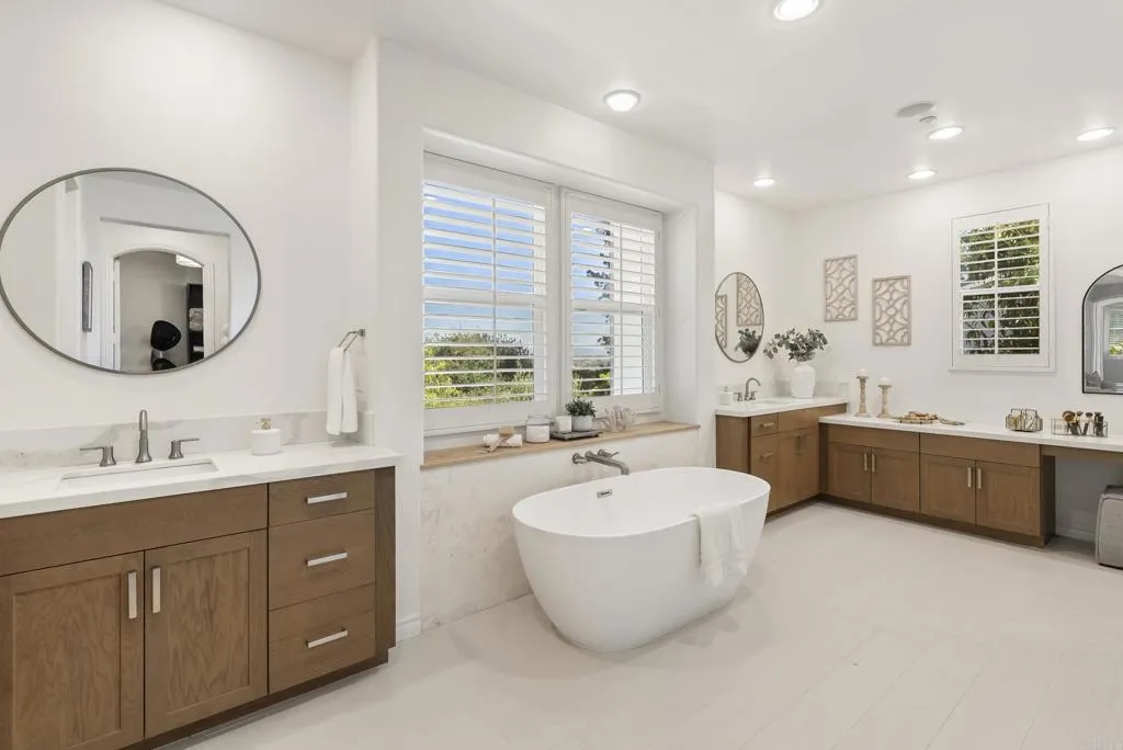 https://cdn.realtyfeed.com/cdn/127/306677543/30b503a440cfe94c61d6de90857ba917.webp