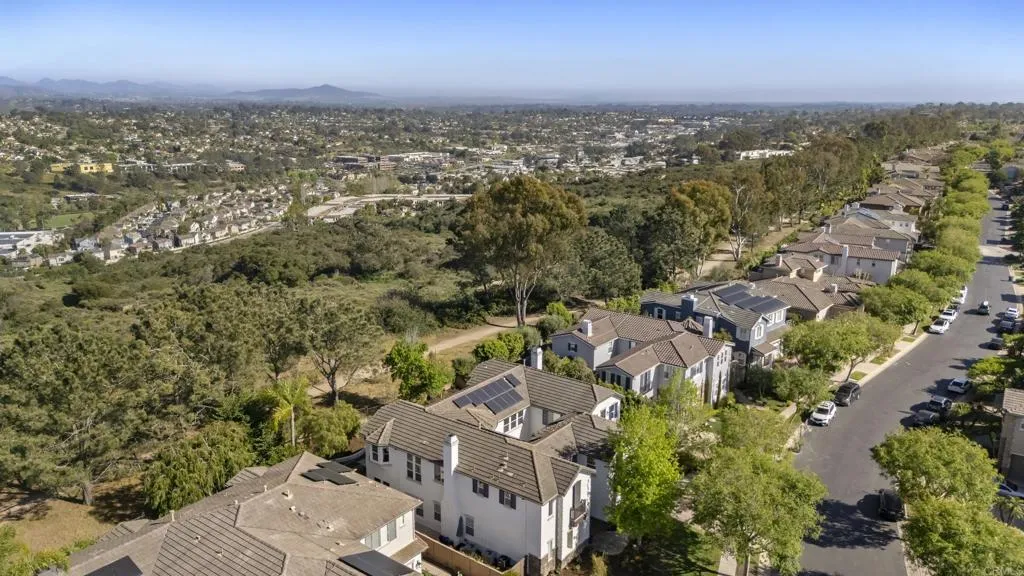https://cdn.realtyfeed.com/cdn/127/306677543/692cb1f9ee2104d2ec979b5dc1d22e44.webp