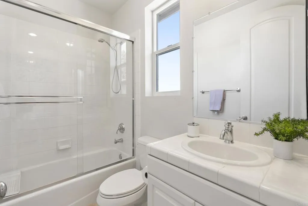 https://cdn.realtyfeed.com/cdn/127/306677543/70cc137ff4a80bc20f814f6677797bd8.webp