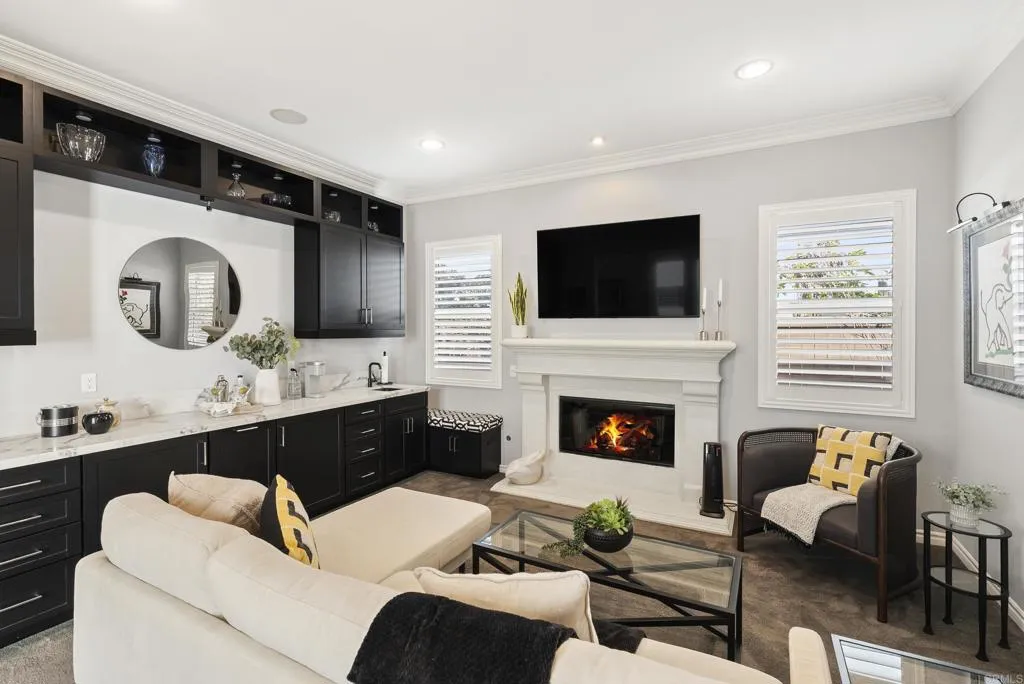 https://cdn.realtyfeed.com/cdn/127/306677543/e37687db12787dca32c5d19e970b7bf3.webp
