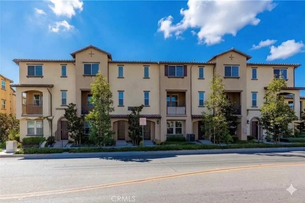 Santa Ana, CA 92703
