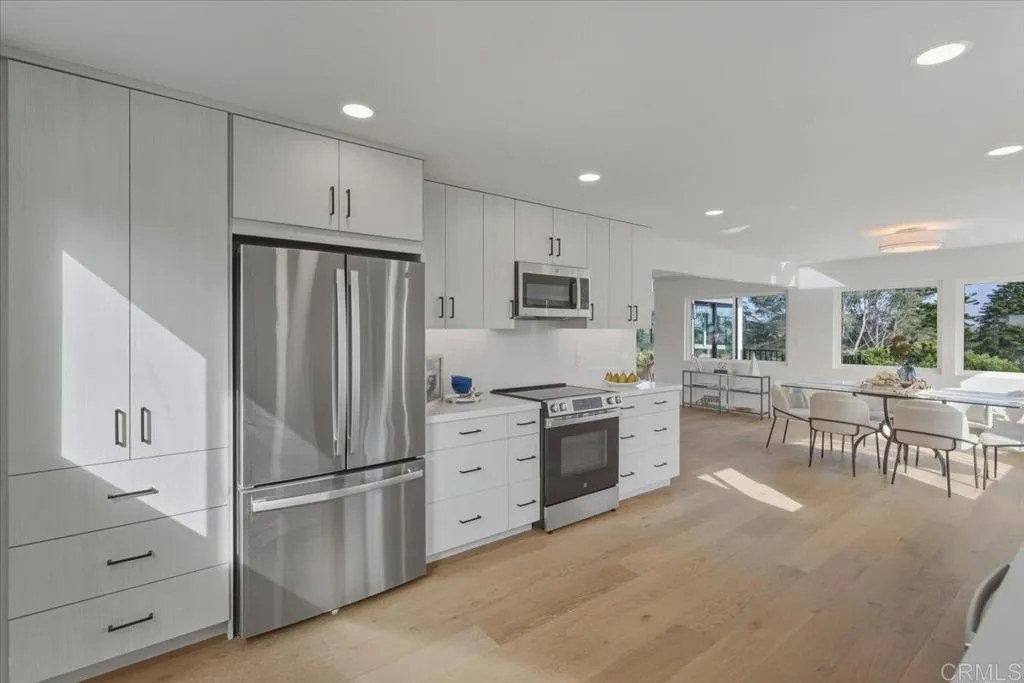 https://cdn.realtyfeed.com/cdn/127/306677681/c064891e80724000fdd13811293e45fb.webp