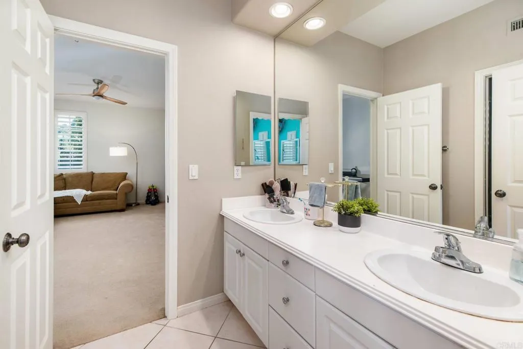 https://cdn.realtyfeed.com/cdn/127/306677781/cbd509b0ad72558d2612047103931642.webp