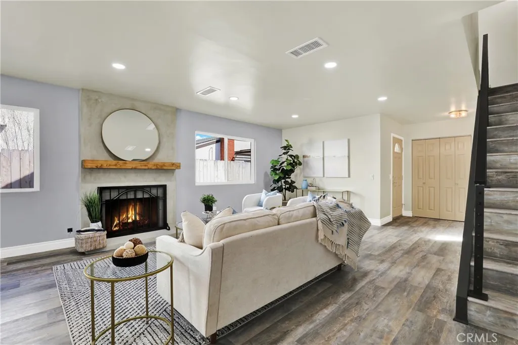 https://cdn.realtyfeed.com/cdn/127/306677794/081b8dceaac067b6cfe81b761afd8b00.webp
