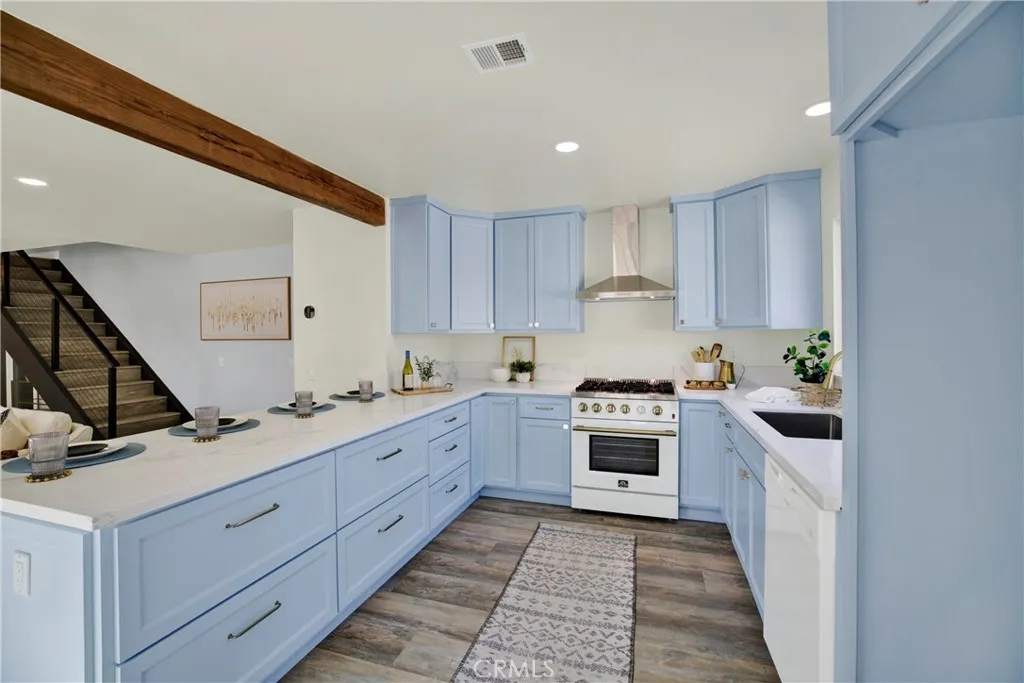 https://cdn.realtyfeed.com/cdn/127/306677794/19f8267e3cd828f04802feb8ce3f3ae8.webp