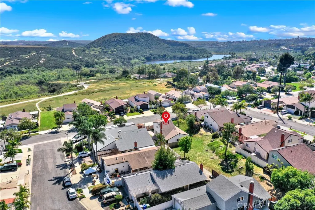 https://cdn.realtyfeed.com/cdn/127/306677794/51609cfc48645805afa0f76618b92f6c.webp