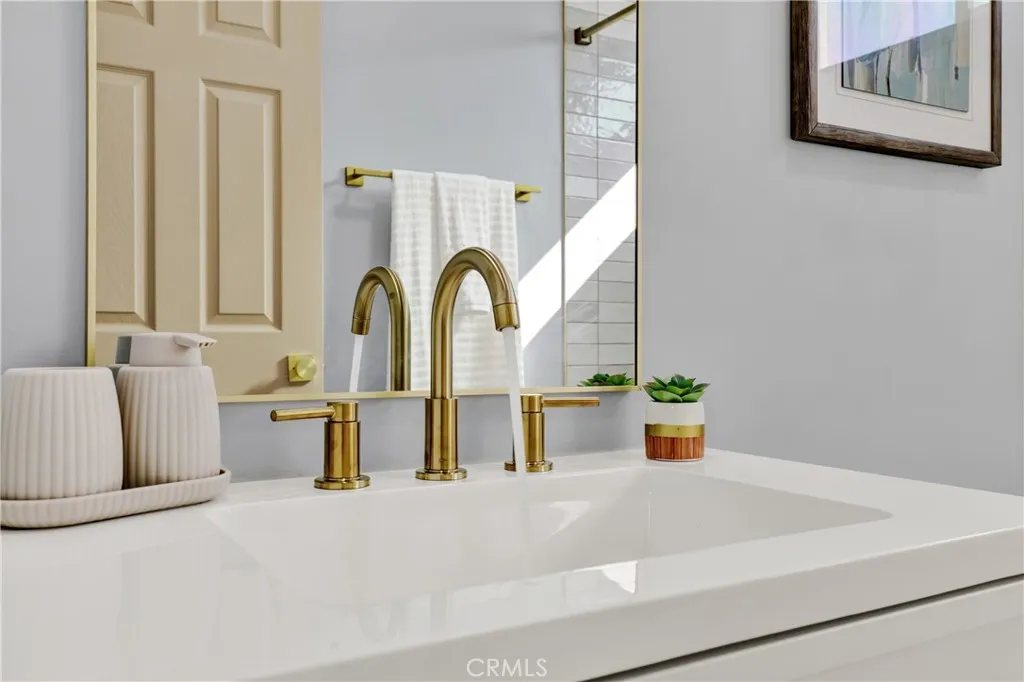 https://cdn.realtyfeed.com/cdn/127/306677794/523410ba2bd1d6c7d18e6aeb8f0eb7fd.webp