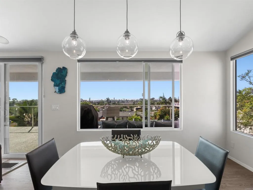 https://cdn.realtyfeed.com/cdn/127/306677815/2f1c68bdaf6bf972323065ab8930425c.webp