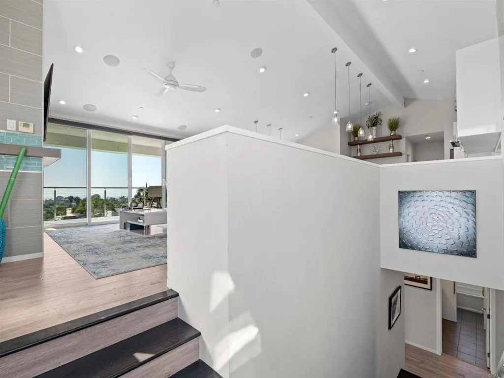 https://cdn.realtyfeed.com/cdn/127/306677815/b5ddca677eb9433758474ed2fb169abe.webp