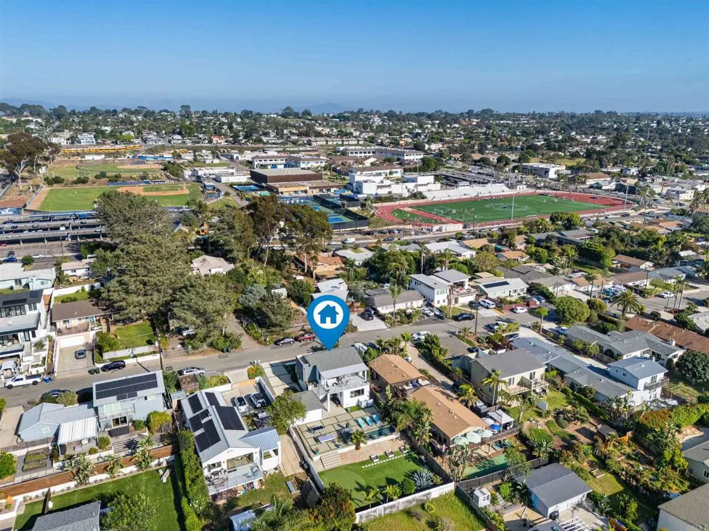 https://cdn.realtyfeed.com/cdn/127/306677815/ebc1f21545ff7af7d1023d6b214dfbea.webp