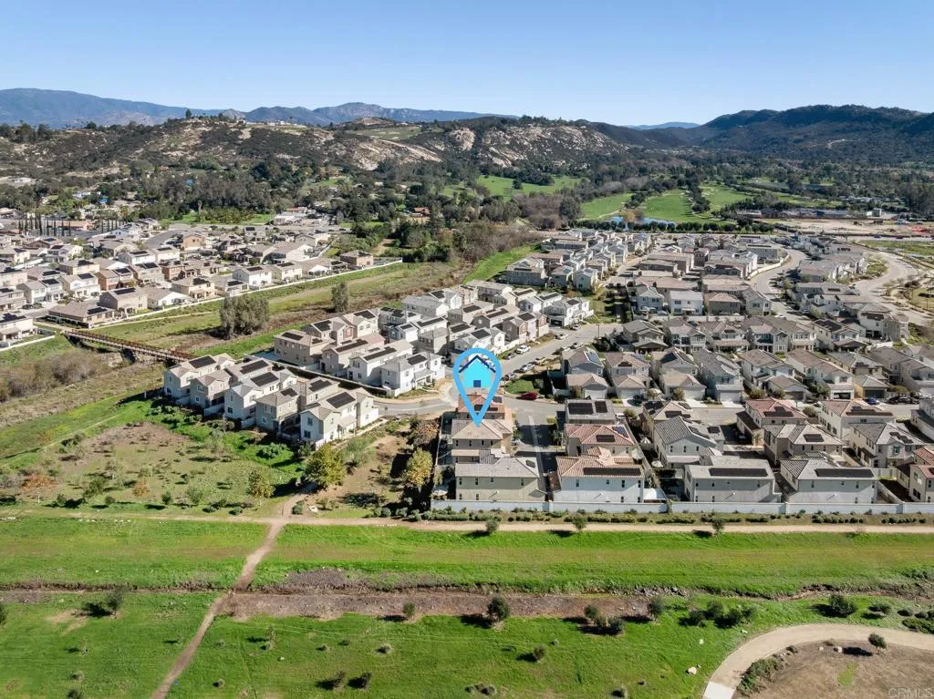 https://cdn.realtyfeed.com/cdn/127/306677817/0515c24c44d42234ed9030f75803a864.webp