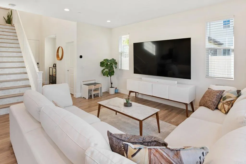 https://cdn.realtyfeed.com/cdn/127/306677817/68edb95db807d4d6ce905c5c8ef57384.webp
