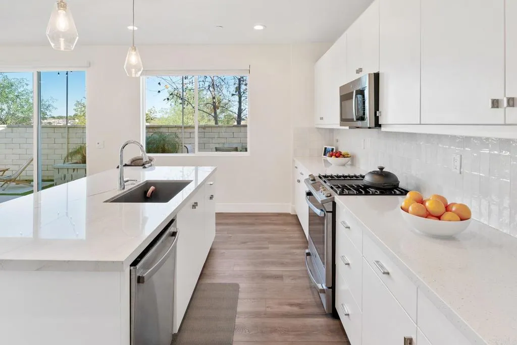 https://cdn.realtyfeed.com/cdn/127/306677817/6dbaf7b321f210bc4f1736049918516c.webp