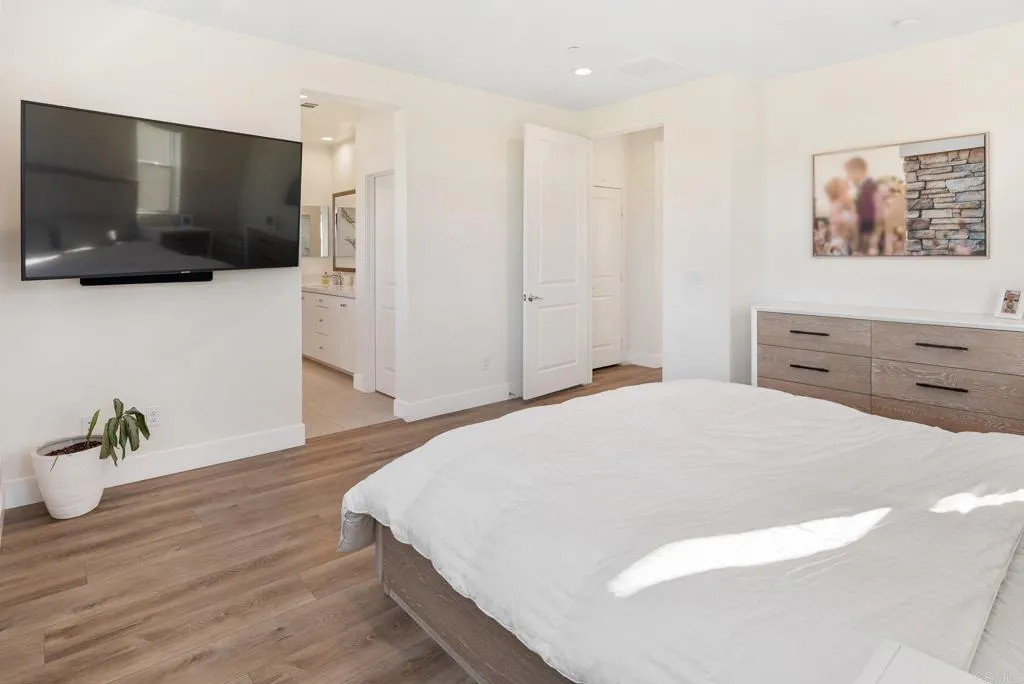 https://cdn.realtyfeed.com/cdn/127/306677817/c7e22ab8ea9b85f8af68fc62c14e0627.webp