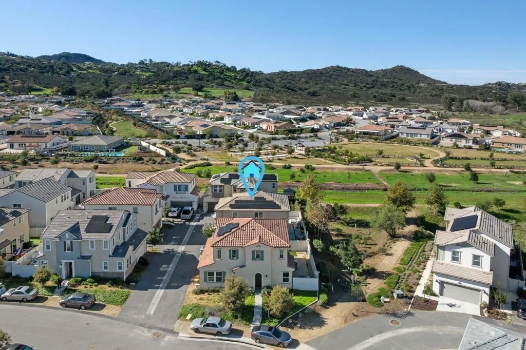 https://cdn.realtyfeed.com/cdn/127/306677817/d774bf687ee372d428be8f16a1735681.webp