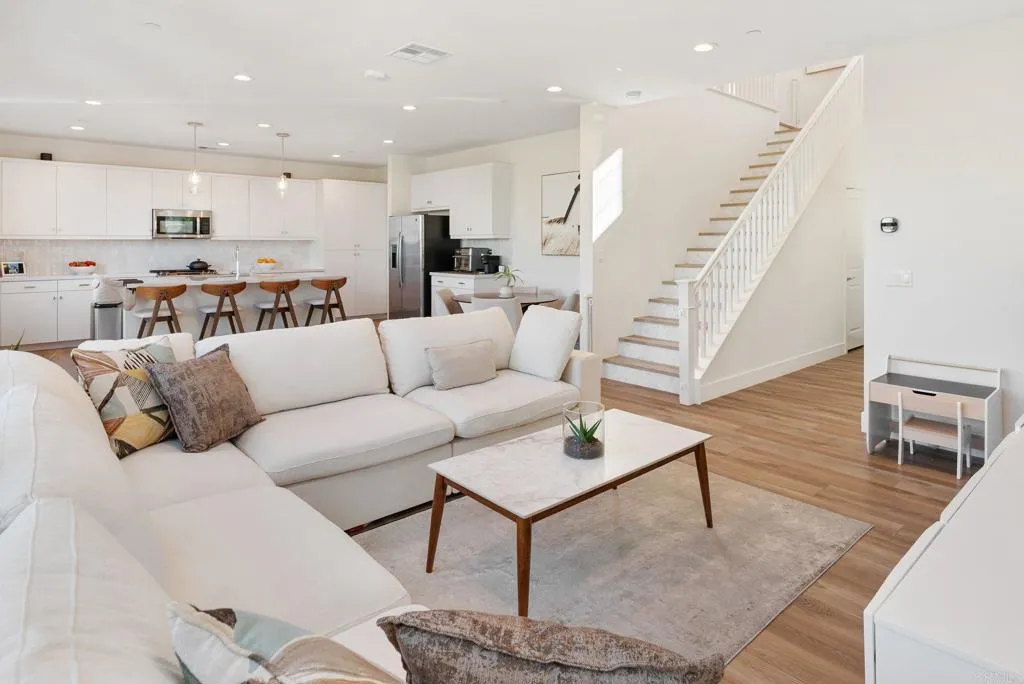 https://cdn.realtyfeed.com/cdn/127/306677817/dc9090dddfc1680f1340dfbfc32a8683.webp