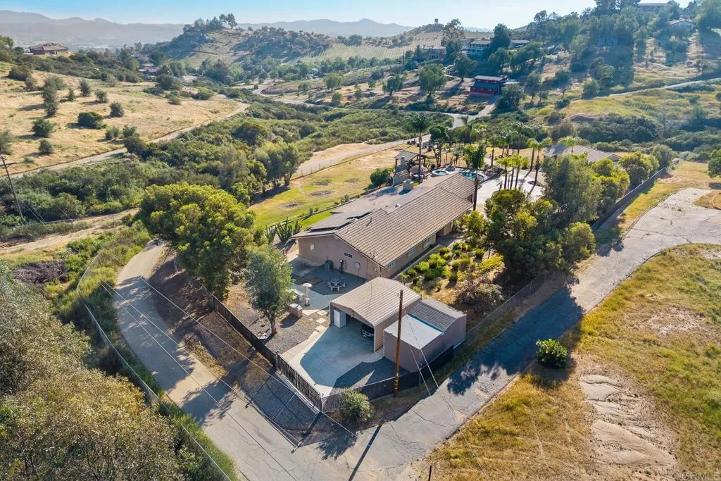 https://cdn.realtyfeed.com/cdn/127/306677844/0723cef537dde50621dded6d81a619ce.webp