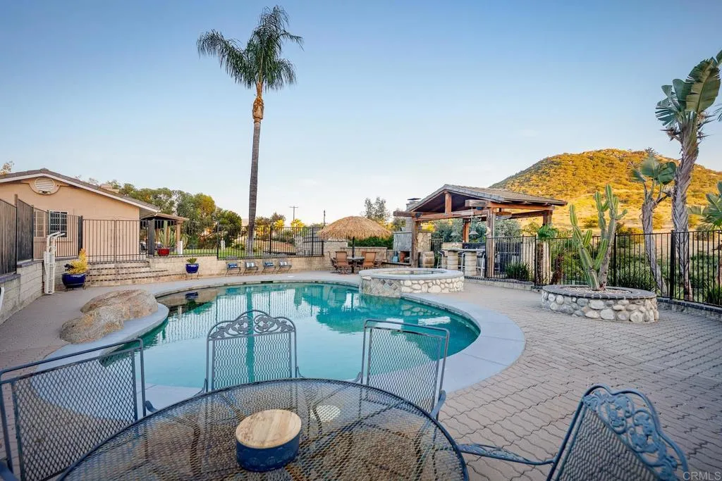 https://cdn.realtyfeed.com/cdn/127/306677844/f763d28bf5f11ff6dc65e48167fa06bc.webp