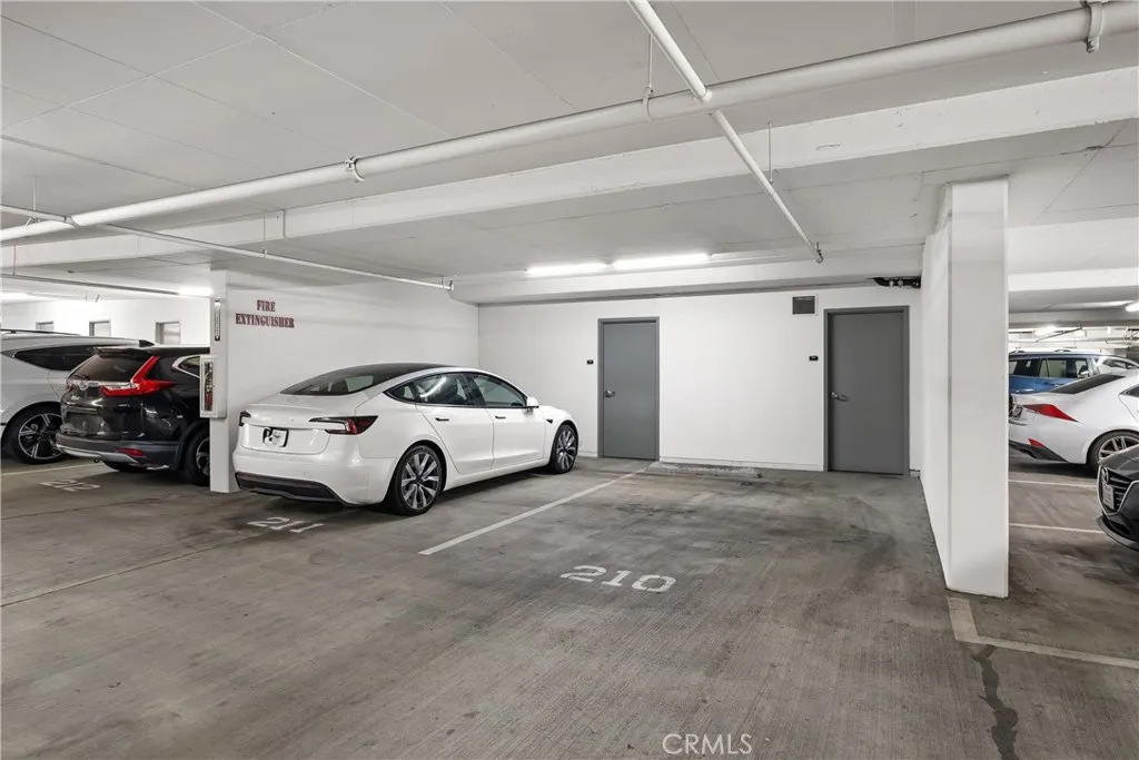 https://cdn.realtyfeed.com/cdn/127/306677852/195907eec1eea6b50eb3cb4baea4a9ea.webp
