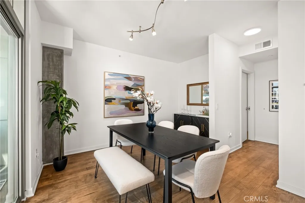 Photo #16: TR26067048 Listing: Photo #16