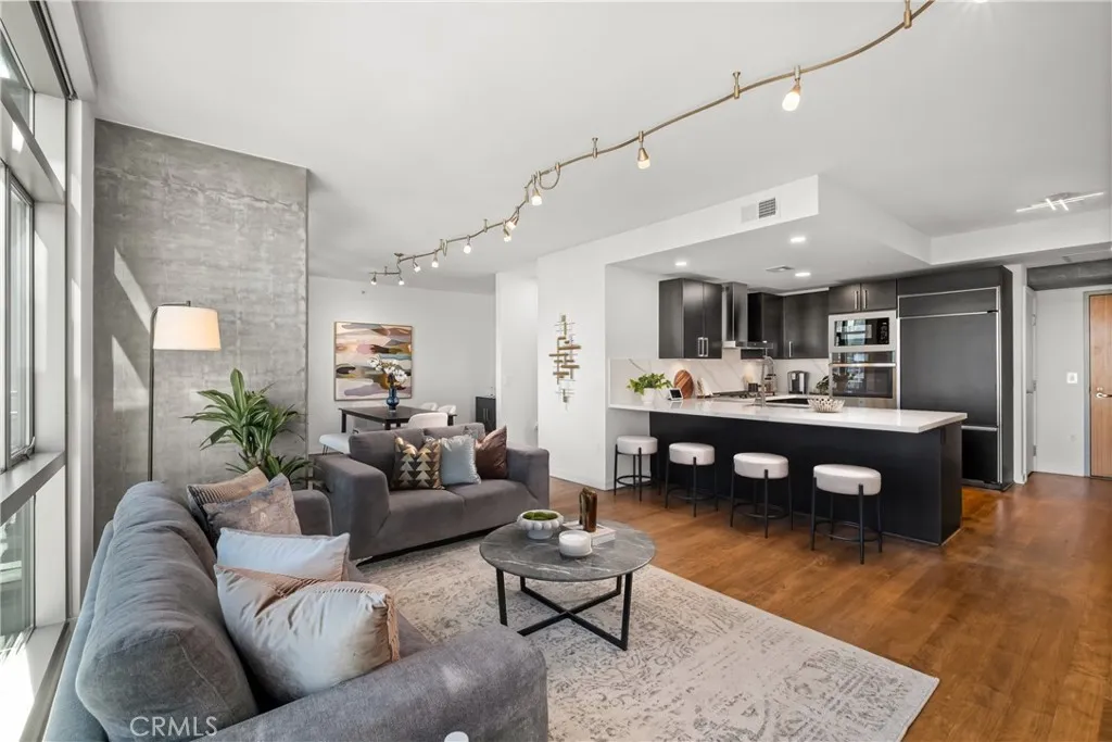 https://cdn.realtyfeed.com/cdn/127/306677852/e36ef536d475cc4cce7f7bfa4df0f214.webp