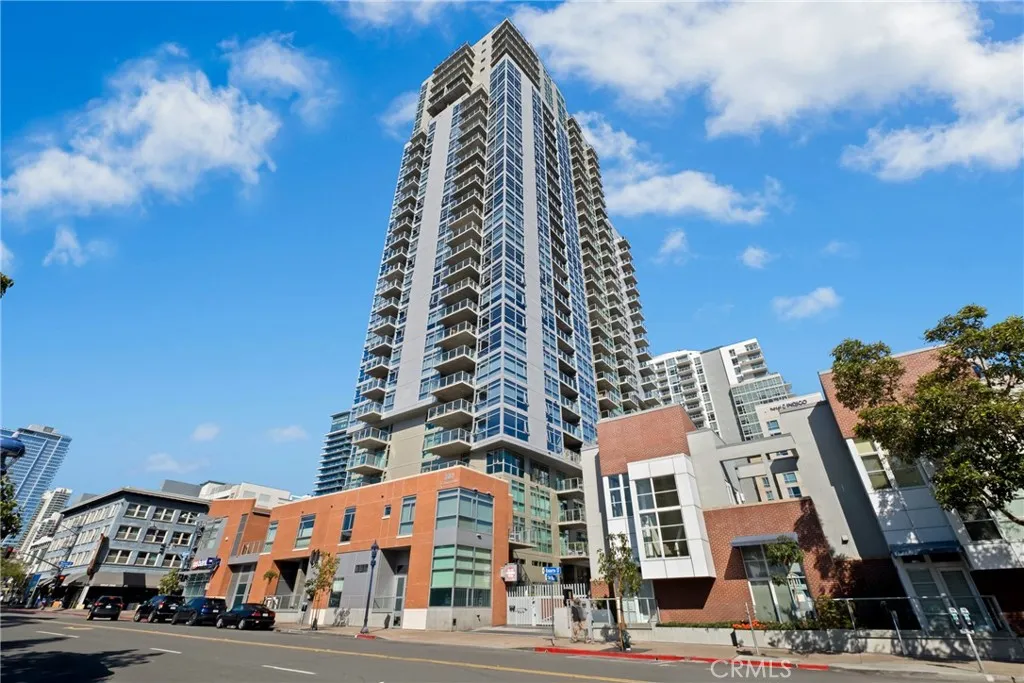https://cdn.realtyfeed.com/cdn/127/306677852/f2aeae9b0dc896a1b12febdc18b86738.webp
