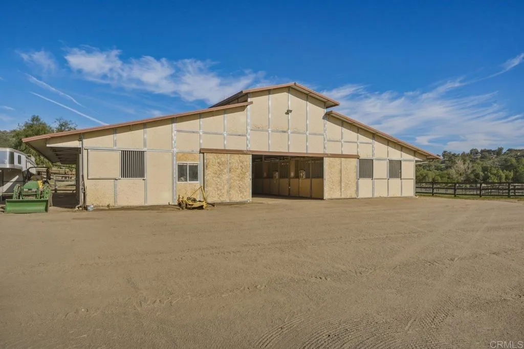 https://cdn.realtyfeed.com/cdn/127/306677865/5dde555640ad6106bd7c27db787abdd0.webp
