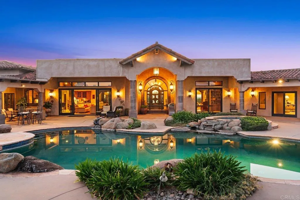 https://cdn.realtyfeed.com/cdn/127/306677865/b93957e698cfabf218efbd7693a90b8e.webp
