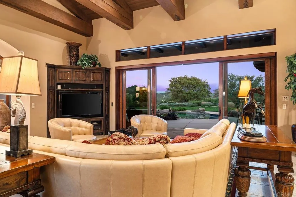 https://cdn.realtyfeed.com/cdn/127/306677865/d9a73a4e7b7f92d51661f4dc12a2dc41.webp